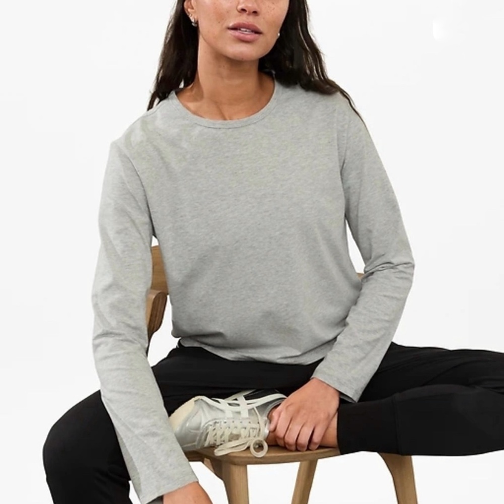 Athleta Essential Top Size Large - image 1